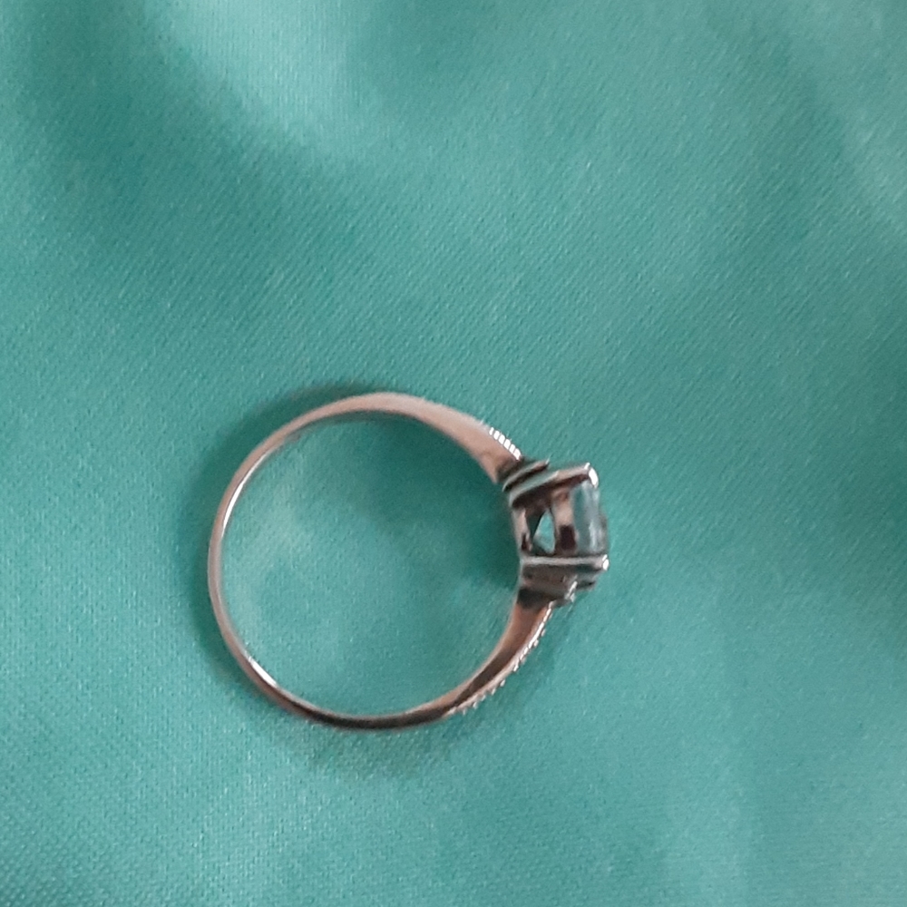 Ring - Picture 2 of 5